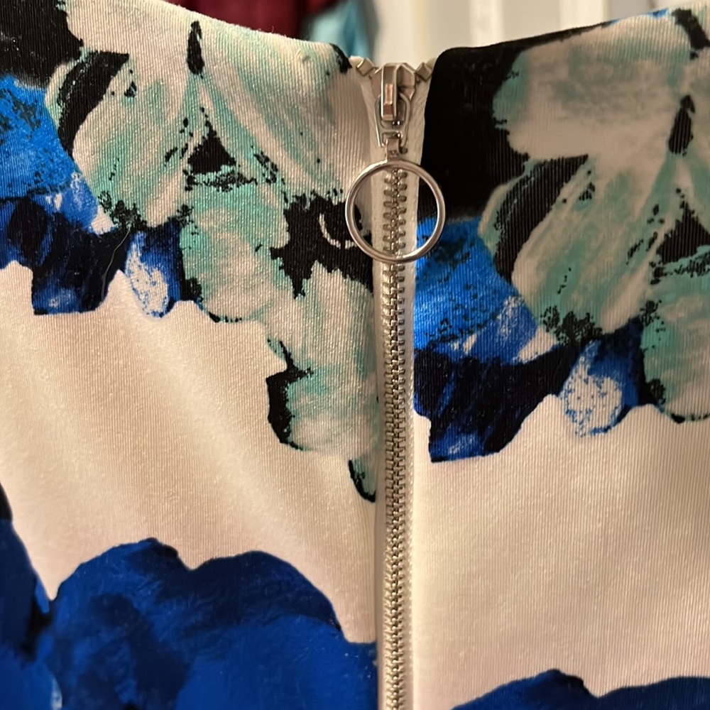 Blue Flower Dress with Pockets - Picture 5 of 5